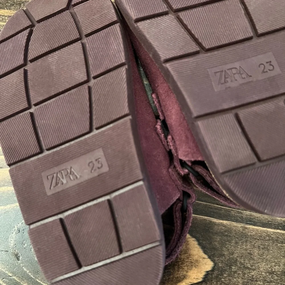 SOLD- ❌POST- Zara Kids Plum Suede Clogs NWOT - Picture 3 of 5